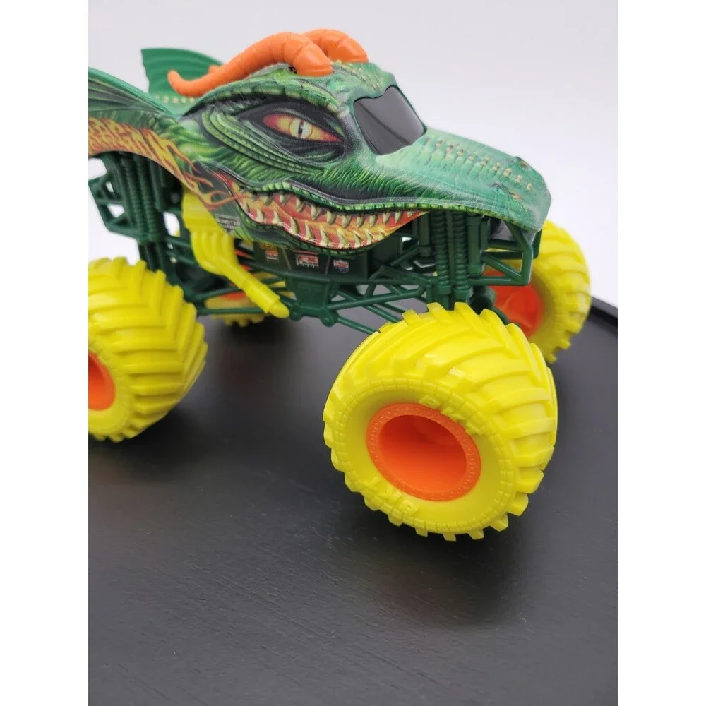 Monster Jam Truck DRAGON  Yellow Tires 2023 The BIG ONE Spin Master 7